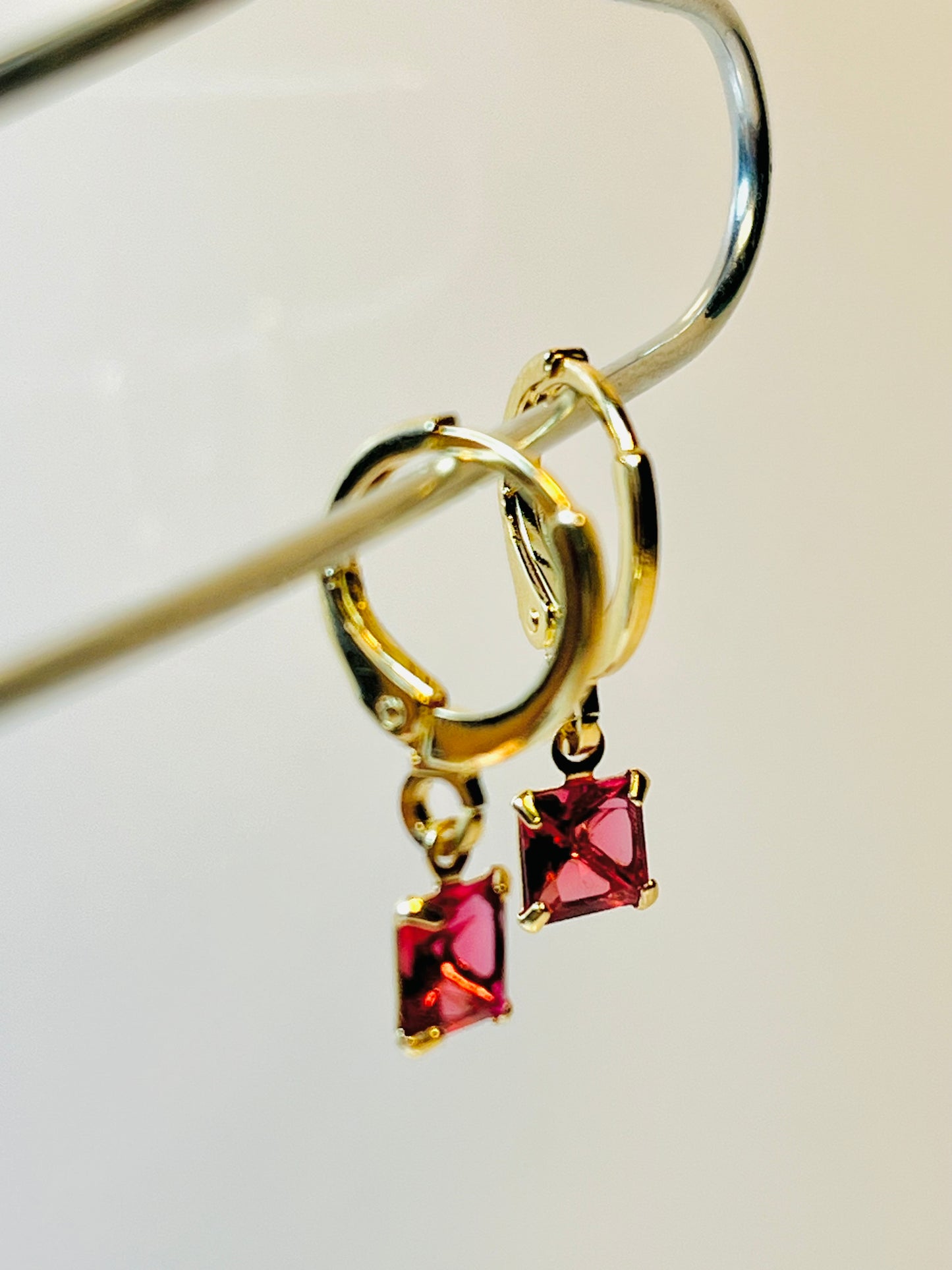 Rouge Hoops – Gold-Plated Earrings with Red Zirconia