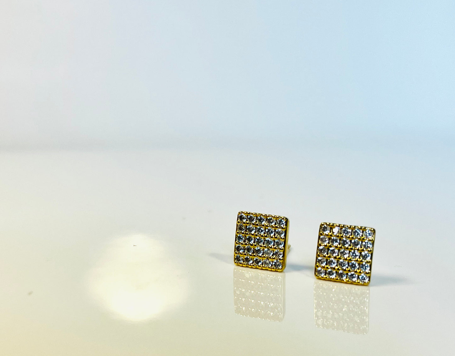 Luz Earrings – Gold-Plated Sparkle Studs