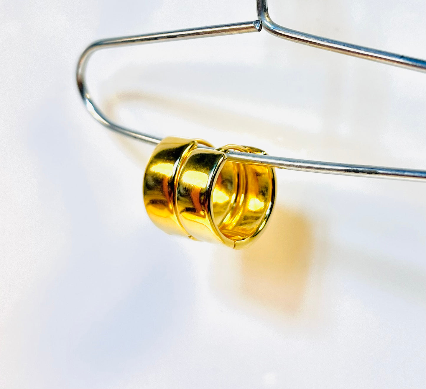 Vita Hoops – Bold Gold-Plated Elegance
