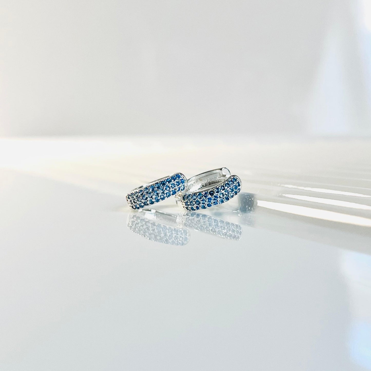 Skyline – Bold, Blue & Effortless