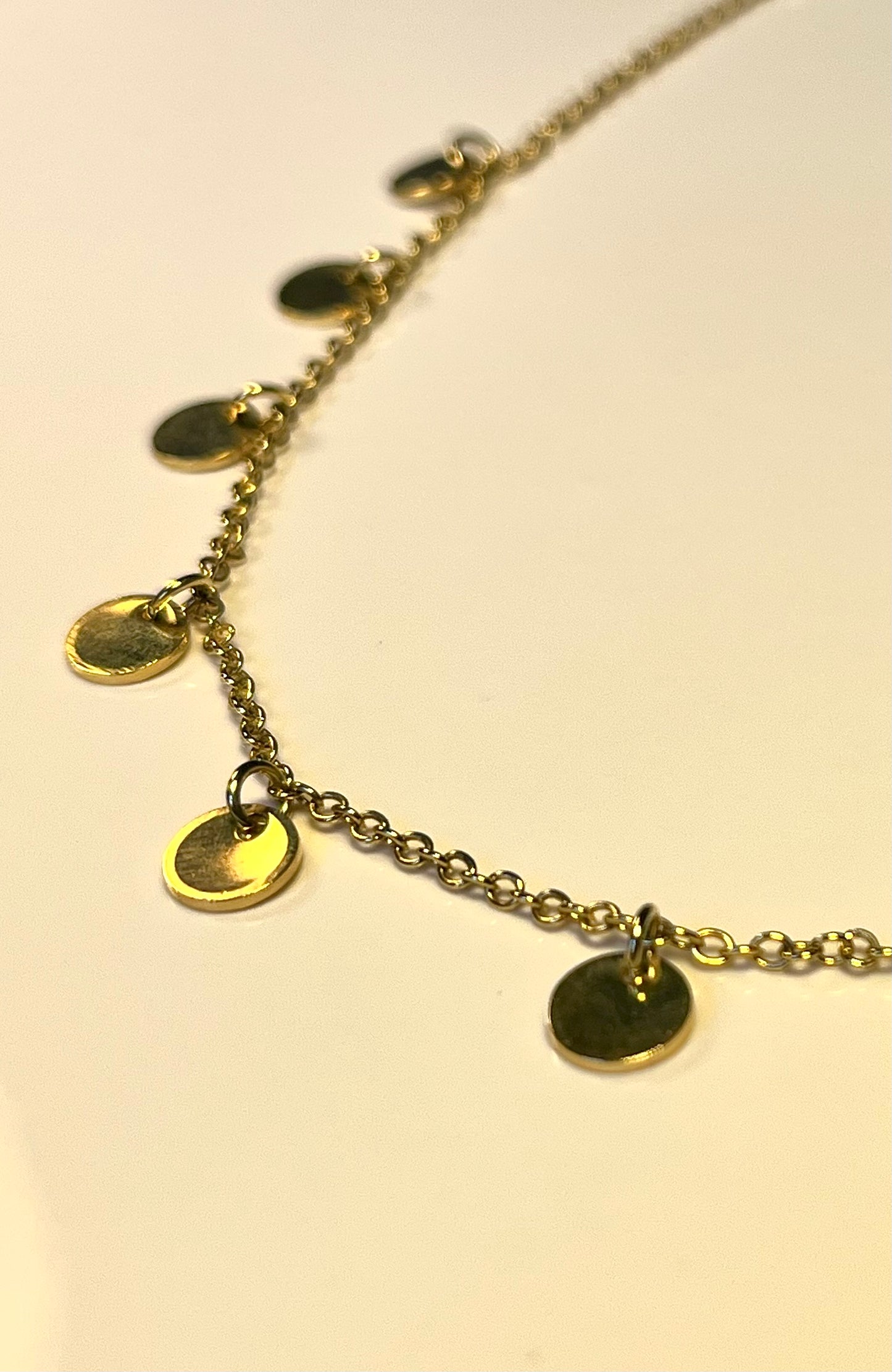 Dune Choker – Gold-Plated Disc Necklace