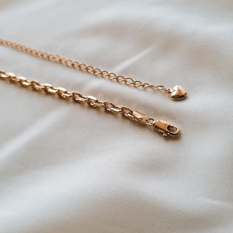 Mare Necklace – Gold-Plated Chain with Freshwater Pearls & Aquamarine Touch