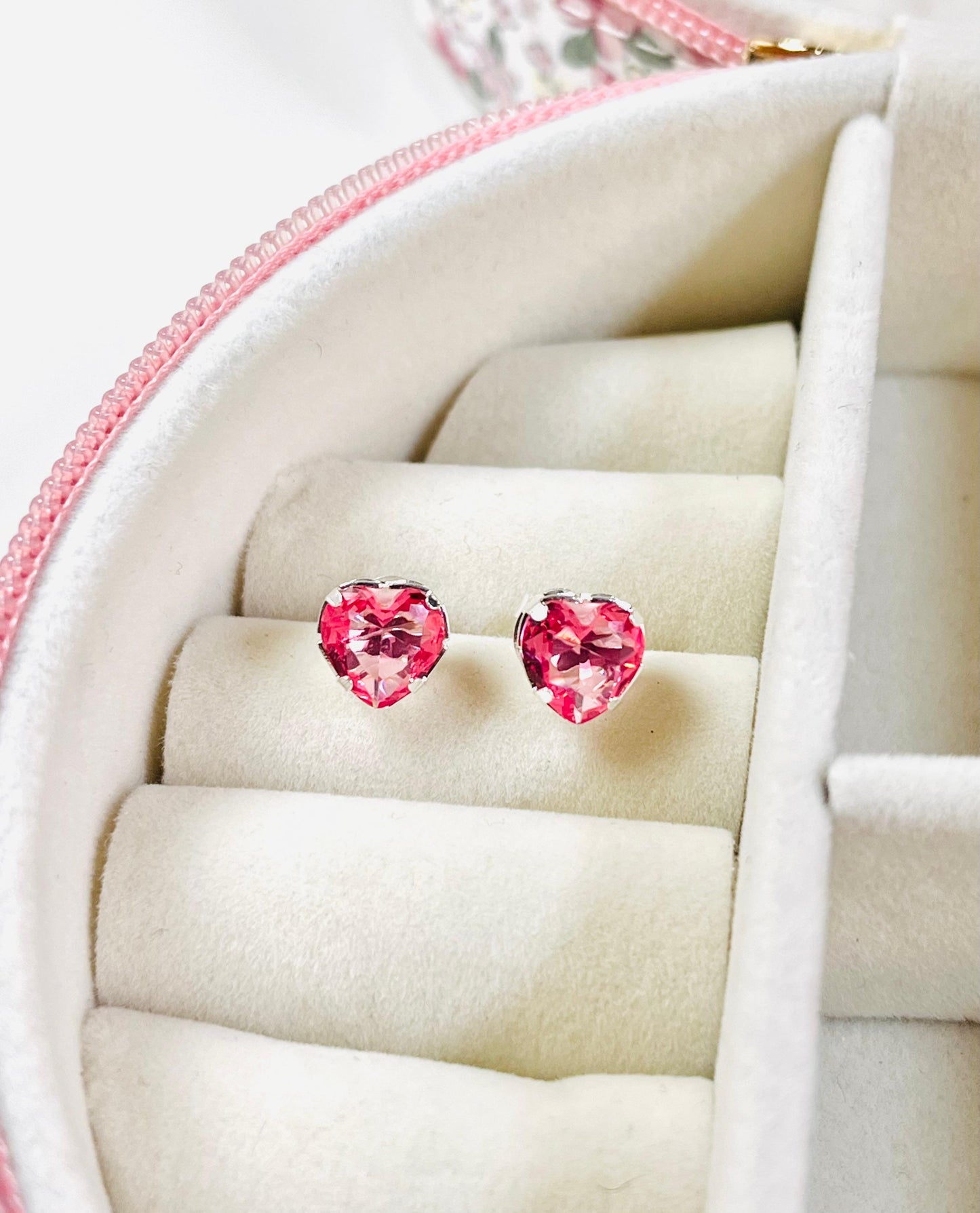 Indi Earrings – Silver-Plated Heart Studs