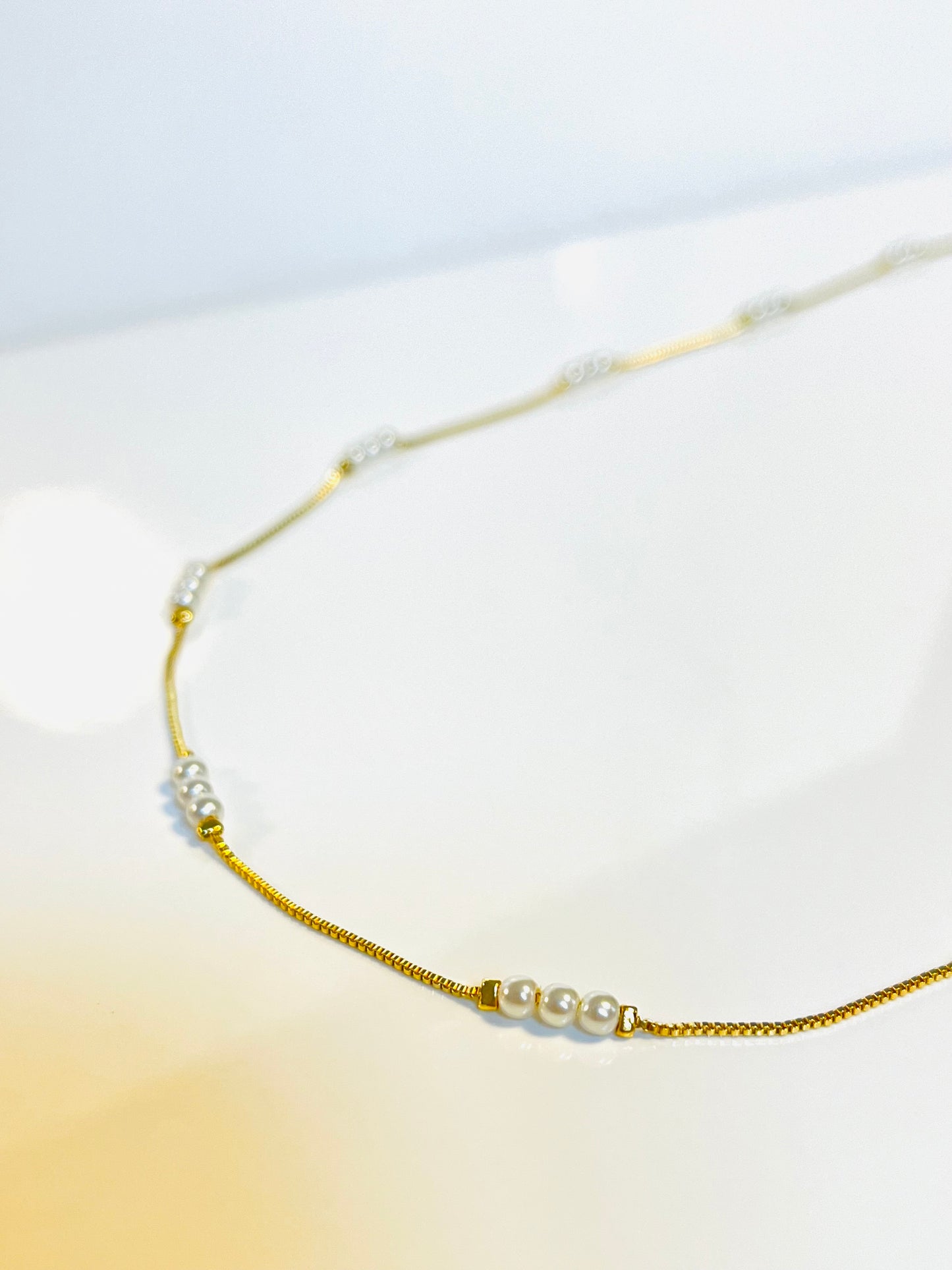 Isla Necklace – Gold-Plated Chain with Mini Pearls