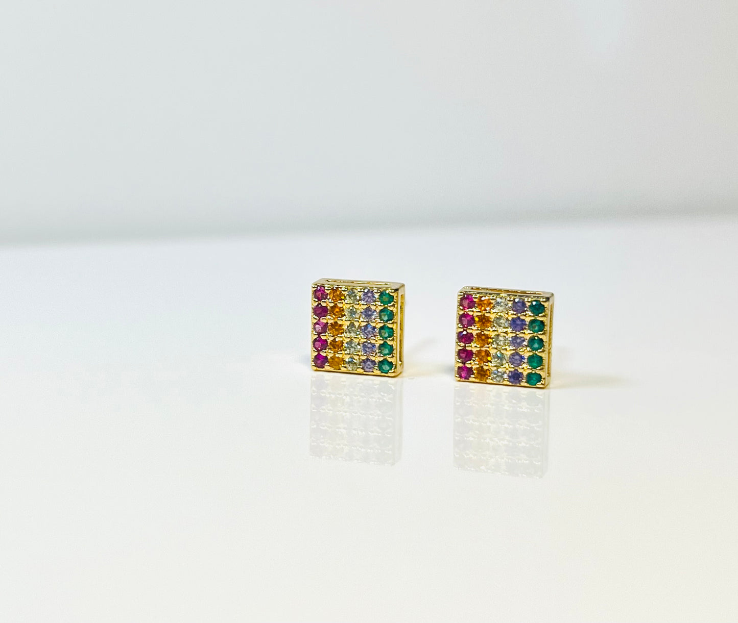 Luz Earrings – Gold-Plated Sparkle Studs