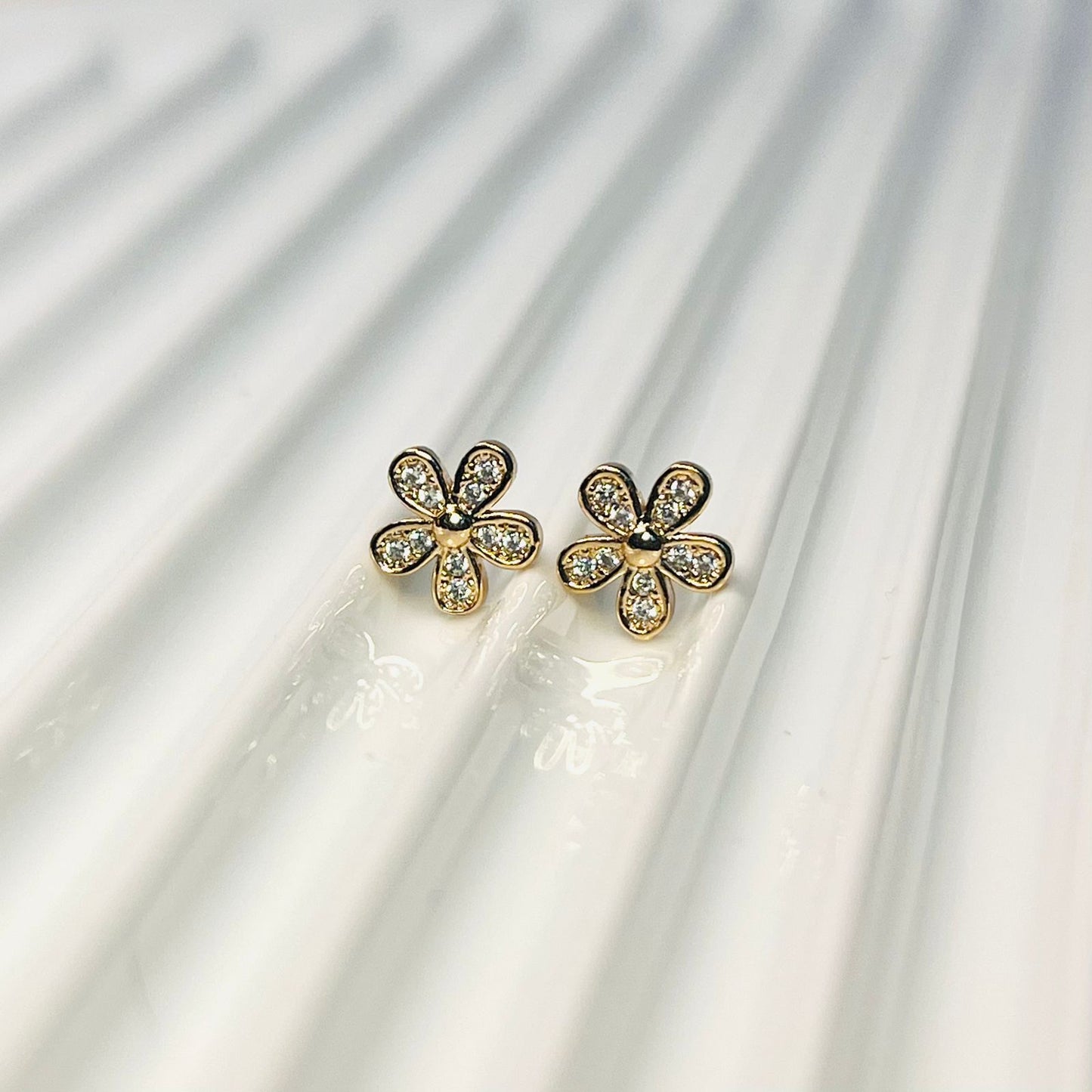 Flora Earrings – Gold-Plated Dainty Flower Studs
