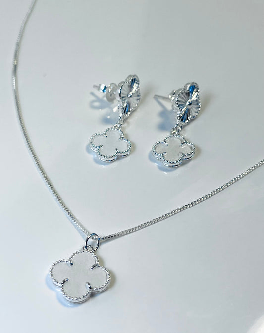 Luma Necklace – Silver Clover Pendant