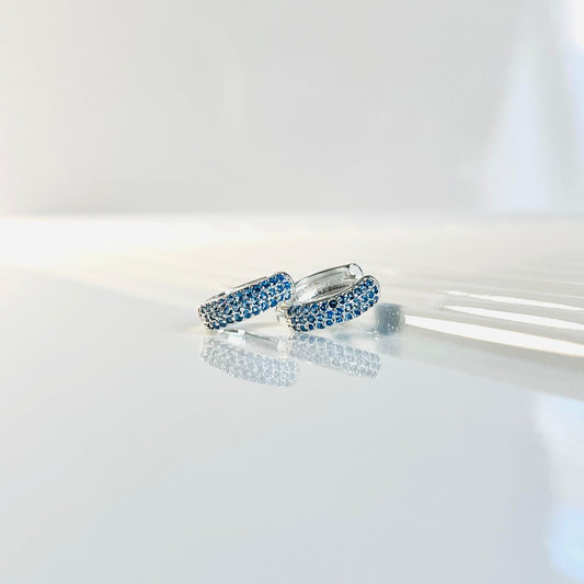 Skyline – Bold, Blue & Effortless