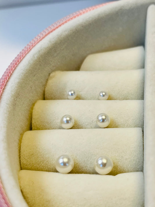 Luma Pearl Studs – Classic Elegance in Three Sizes