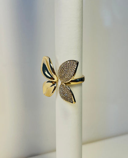 Bloom-ring – Gullbelagt kronbladsuttrykk