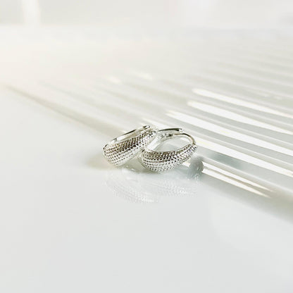Nova – Silver Elegance in Every Curve