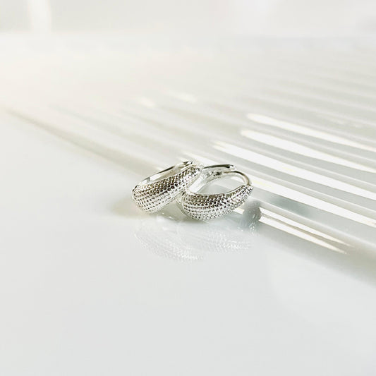 Nova – Silver Elegance in Every Curve