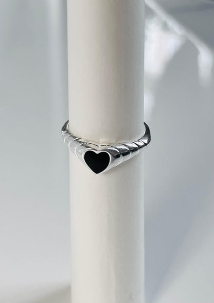 Nyra – Silver-Plated Heart Ring